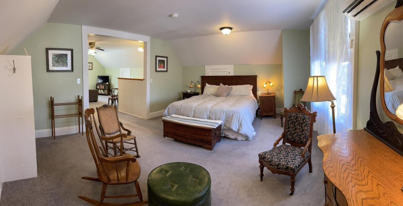 The Grey Swan Inn Llc Blackstone Esterno foto