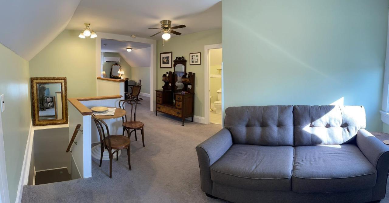 The Grey Swan Inn Llc Blackstone Esterno foto