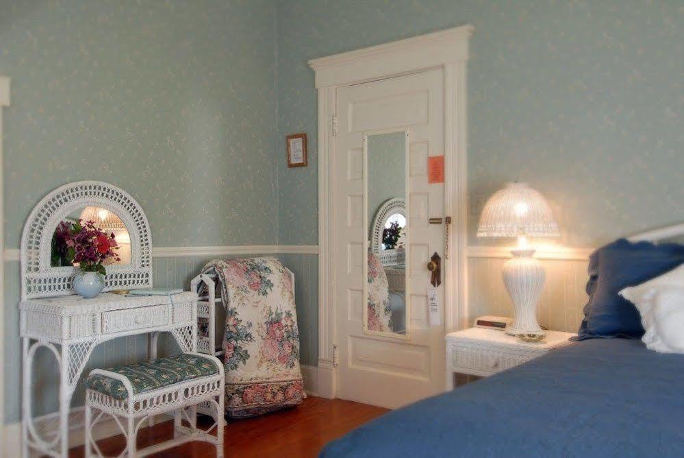 The Grey Swan Inn Llc Blackstone Esterno foto