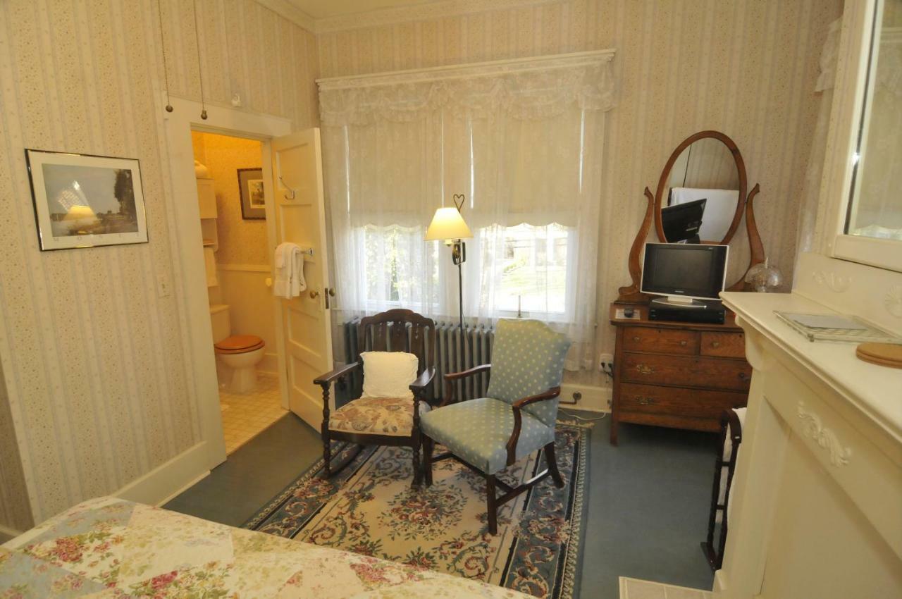 The Grey Swan Inn Llc Blackstone Esterno foto